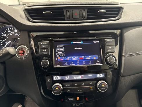 Used 2020 Nissan Rogue SL AWD/4WD image 11