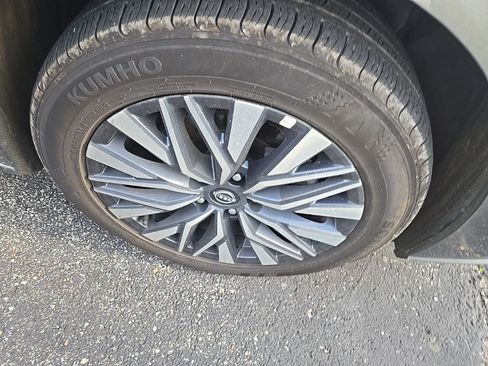 Used 2025 Nissan Altima 2.5 SV AWD/4WD image 10