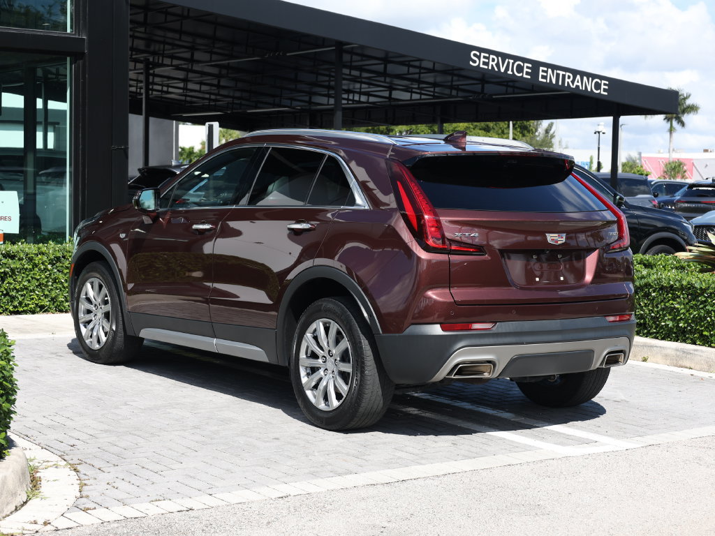 Used 2023 Cadillac XT4 Premium Luxury w/ Enhanced Visibility Package FWD image 5