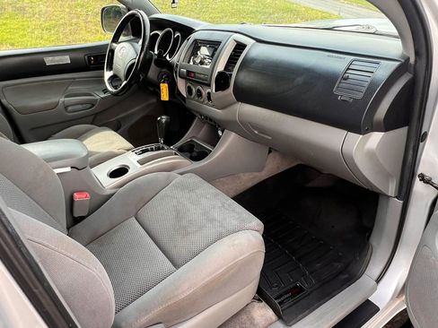 Used 2011 Toyota Tacoma 4x4 Double Cab w/ TRD Off-Road Pkg image 14