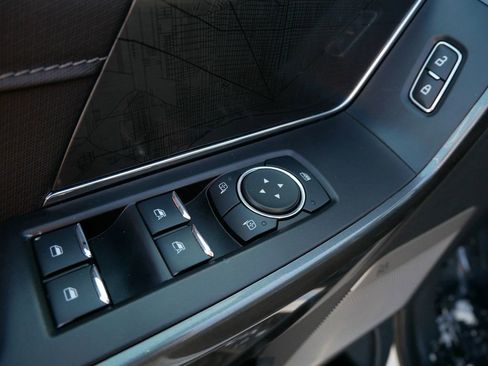 Certified 2022 Ford F150 XLT w/ Equipment Group 302A High image 11