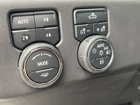 Used 2024 Chevrolet Silverado 1500 LT Trail Boss w/ Protection Package AWD/4WD image 21