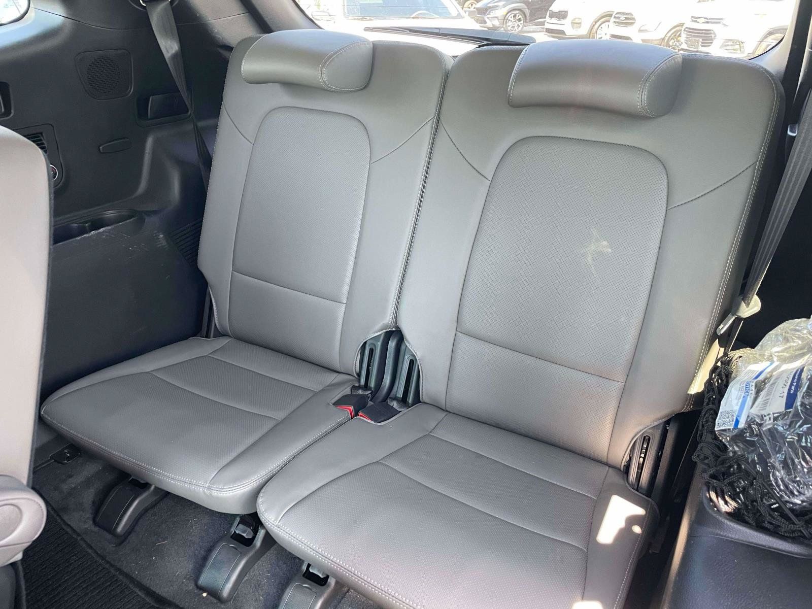 Used 2018 Hyundai Santa Fe Limited FWD image 16