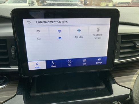 Used 2022 Ford Explorer Limited image 39