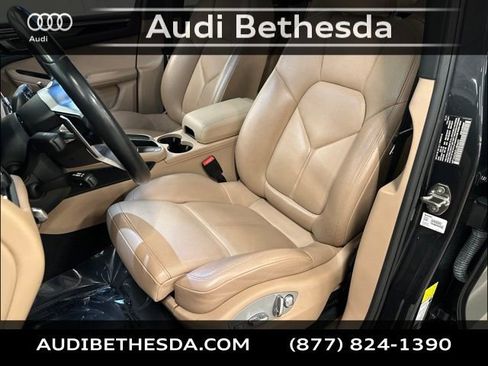 Used 2020 Porsche Macan AWD/4WD image 16