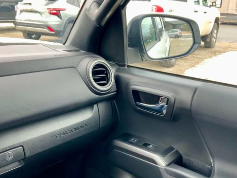 Used 2023 Toyota Tacoma TRD Off-Road w/ Technology Package image 37