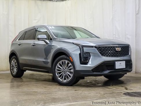 Used 2024 Cadillac XT4 Premium Luxury FWD image 2