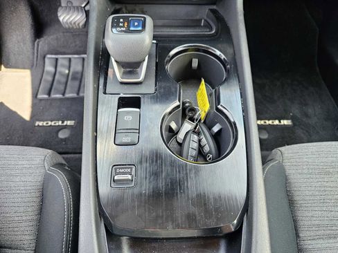 Used 2022 Nissan Rogue SV image 24