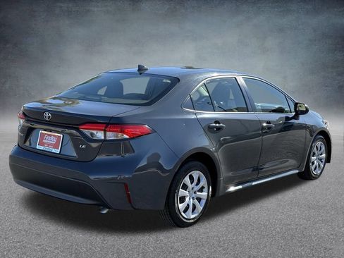 Used 2023 Toyota Corolla LE image 3