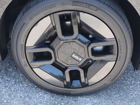 Used 2024 Kia EV9 GT-Line AWD/4WD image 10