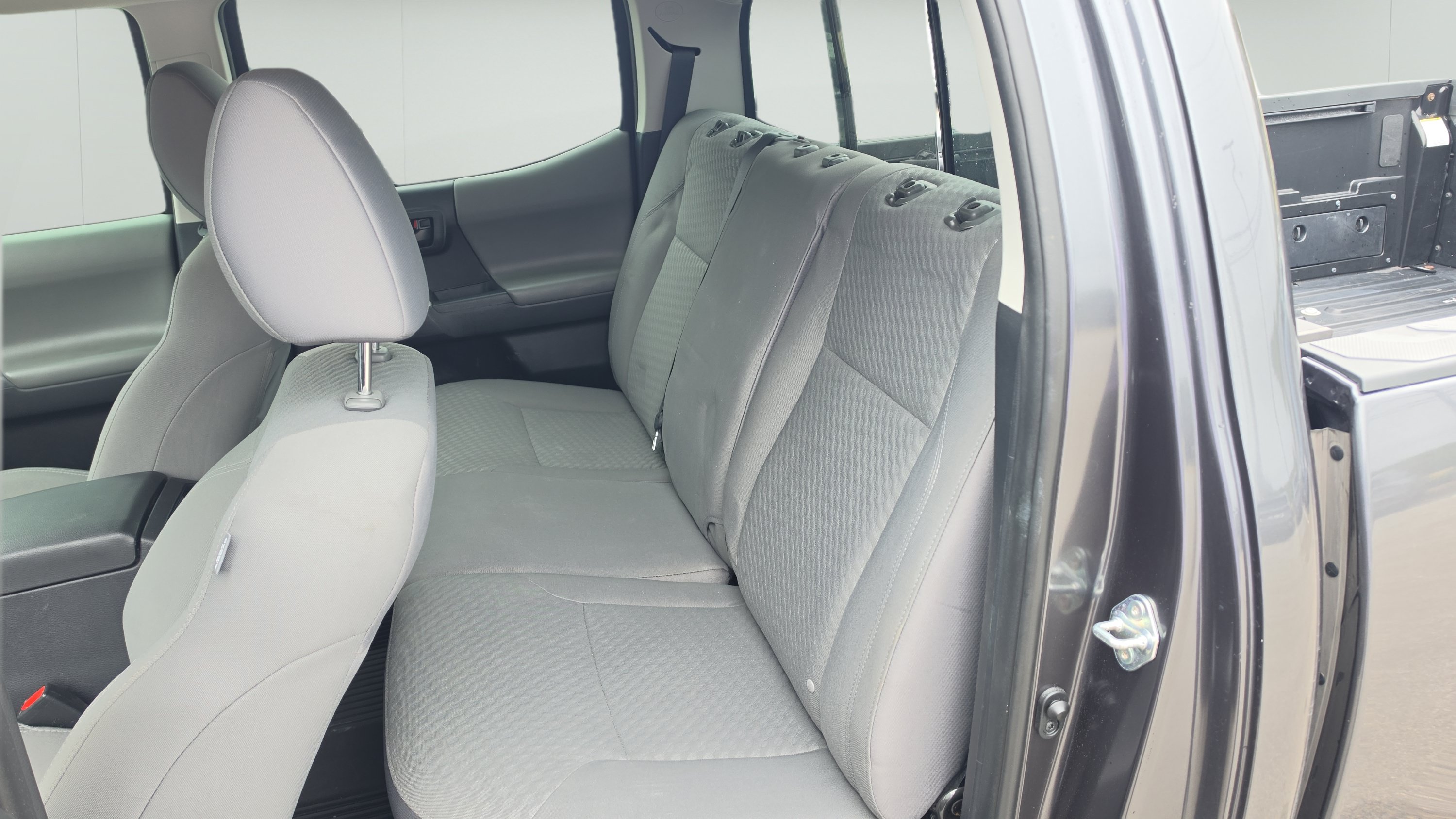 Used 2021 Toyota Tacoma SR5 RWD image 21