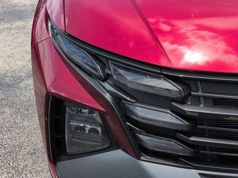 Certified 2025 Hyundai Tucson SE FWD image 10