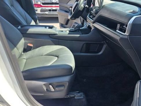 Used 2025 Toyota Grand Highlander AWD image 20