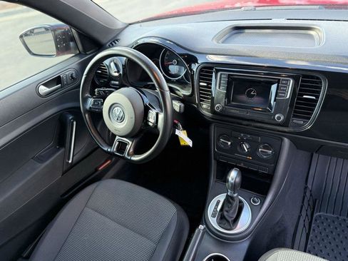 Used 2018 Volkswagen Beetle S image 22