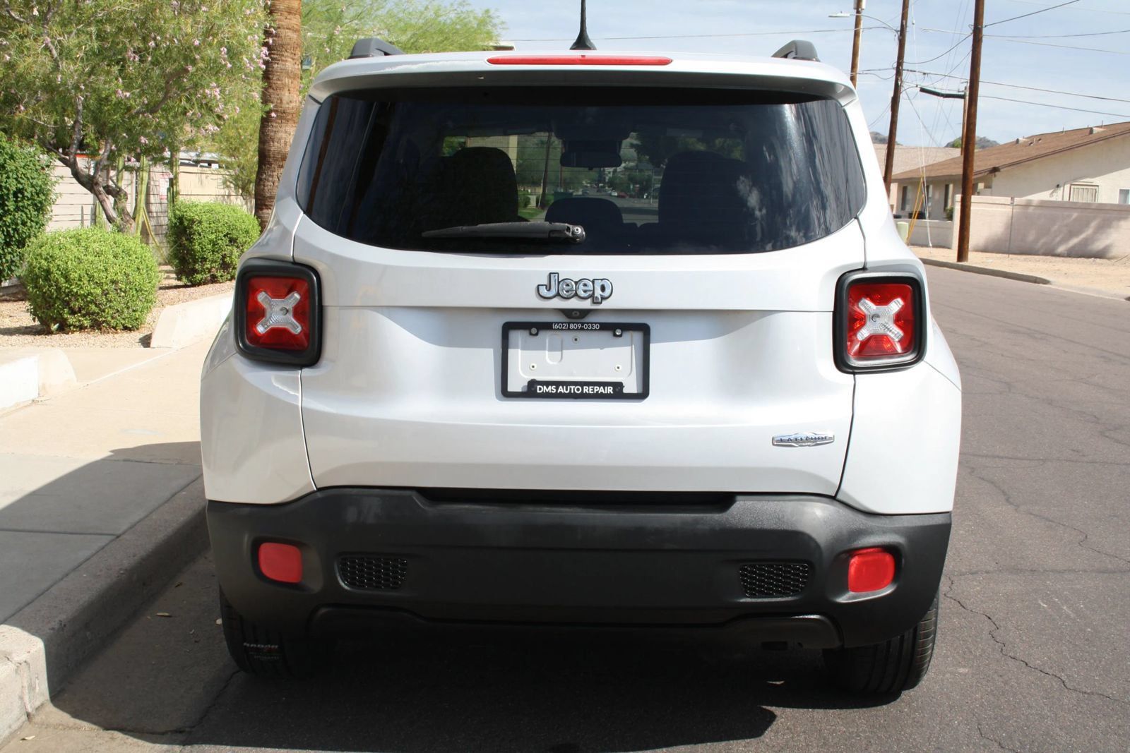 Used 2015 Jeep Renegade Latitude FWD image 5