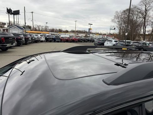 Used 2023 GMC Acadia AT4 w/ Technology Package image 10