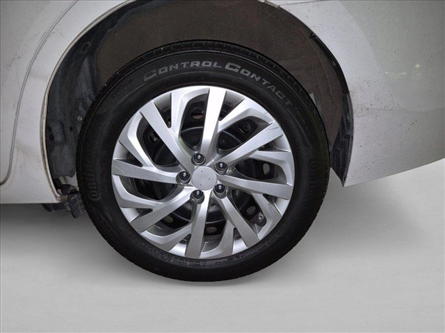 Used 2017 Toyota Corolla LE FWD image 13