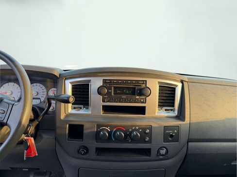 Used 2007 Dodge Ram 1500 Truck SLT image 11