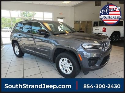 Certified 2025 Jeep Grand Cherokee Laredo w/ Luxury Tech Group I