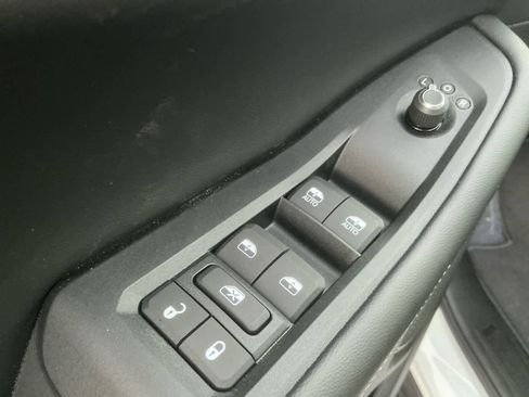 New 2025 Jeep Grand Cherokee Laredo AWD/4WD image 19