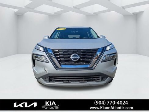 Used 2023 Nissan Rogue SV image 10