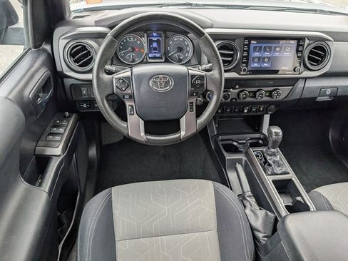 Used 2020 Toyota Tacoma TRD Off-Road image 3