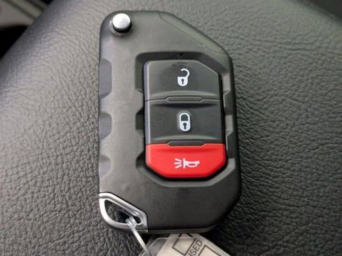 New 2025 Jeep Wrangler Unlimited Rubicon image 19