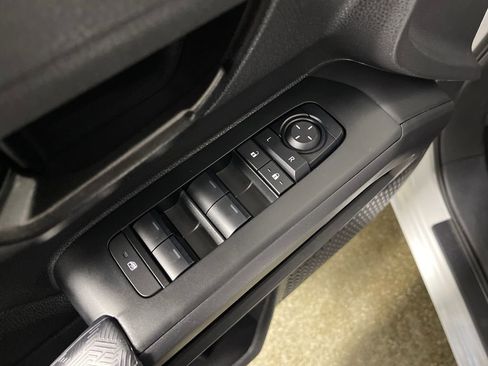 Certified 2024 Toyota Tacoma SR5 AWD/4WD image 16