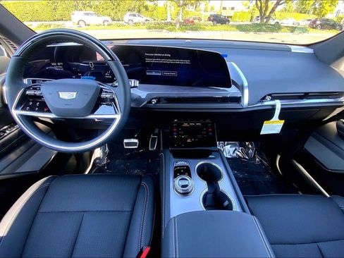 New 2026 Cadillac Vistiq Sport image 7