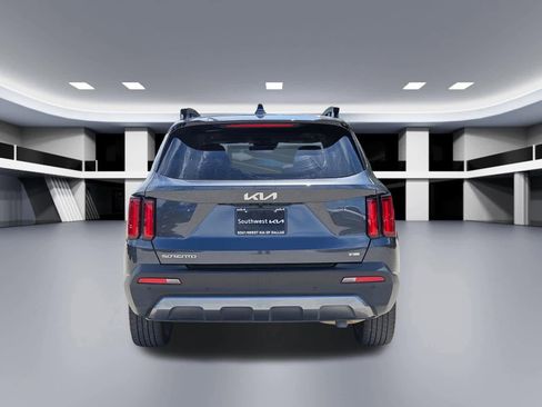 Certified 2023 Kia Sorento SX Prestige AWD/4WD image 5