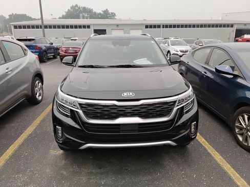 Used 2021 Kia Seltos SX AWD/4WD image 2