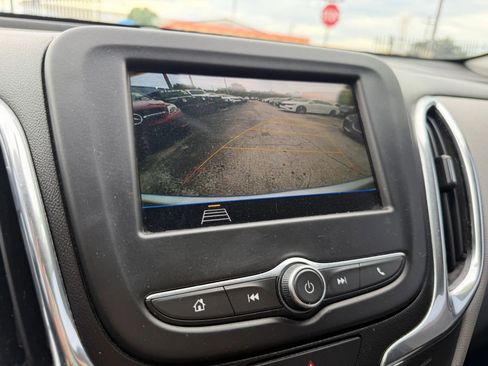 Used 2019 Chevrolet Equinox LS w/ LS Convenience Package FWD image 18