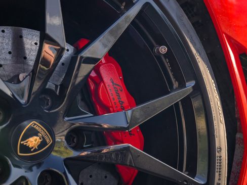 Used 2013 Lamborghini Aventador LP 700-4 image 47