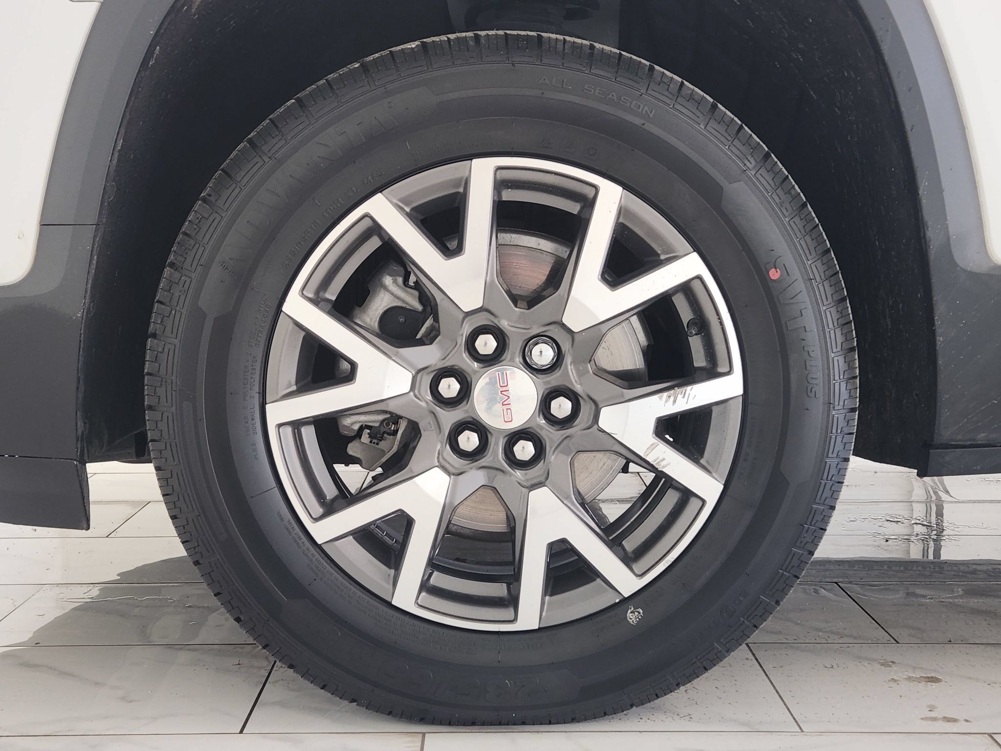Used 2023 GMC Acadia SLE FWD image 10