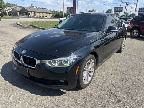 Used 2018 BMW 320i Sedan image 2