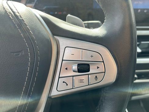 Used 2024 BMW X7 xDrive40i image 11