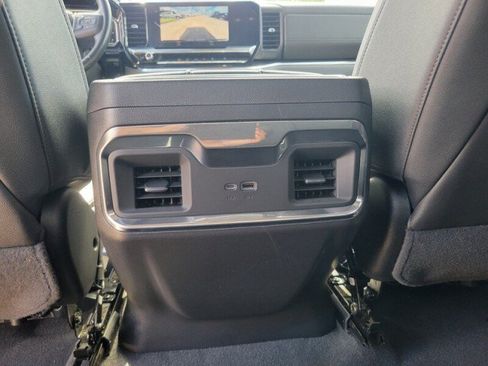 Used 2023 GMC Sierra 1500 SLT w/ SLT Premium Package AWD/4WD image 28