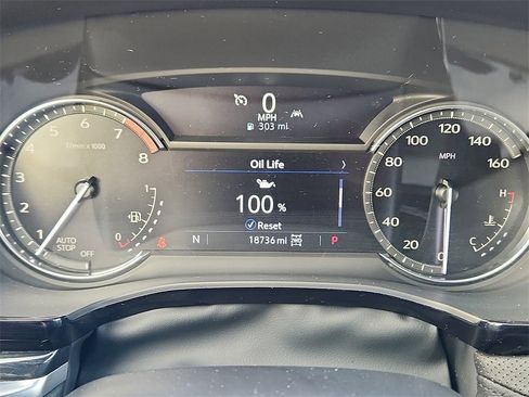 Certified 2025 Cadillac XT5 Premium Luxury image 11