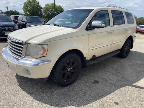 Used 2008 Chrysler Aspen Limited AWD/4WD image 5
