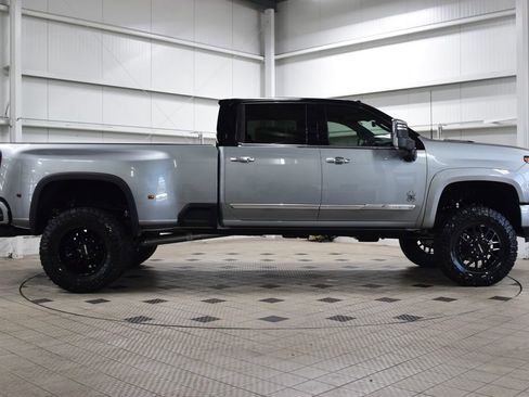 New 2026 Chevrolet Silverado 3500 High Country w/ High Country Premium Package AWD/4WD image 9