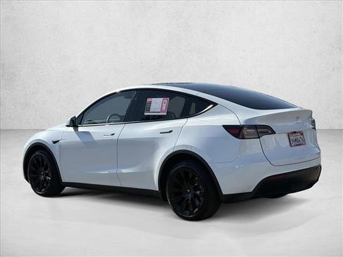 Used 2023 Tesla Model Y Long Range image 7