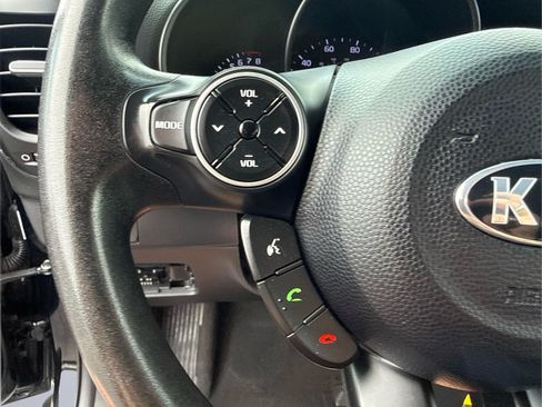 Used 2016 Kia Soul FWD image 22