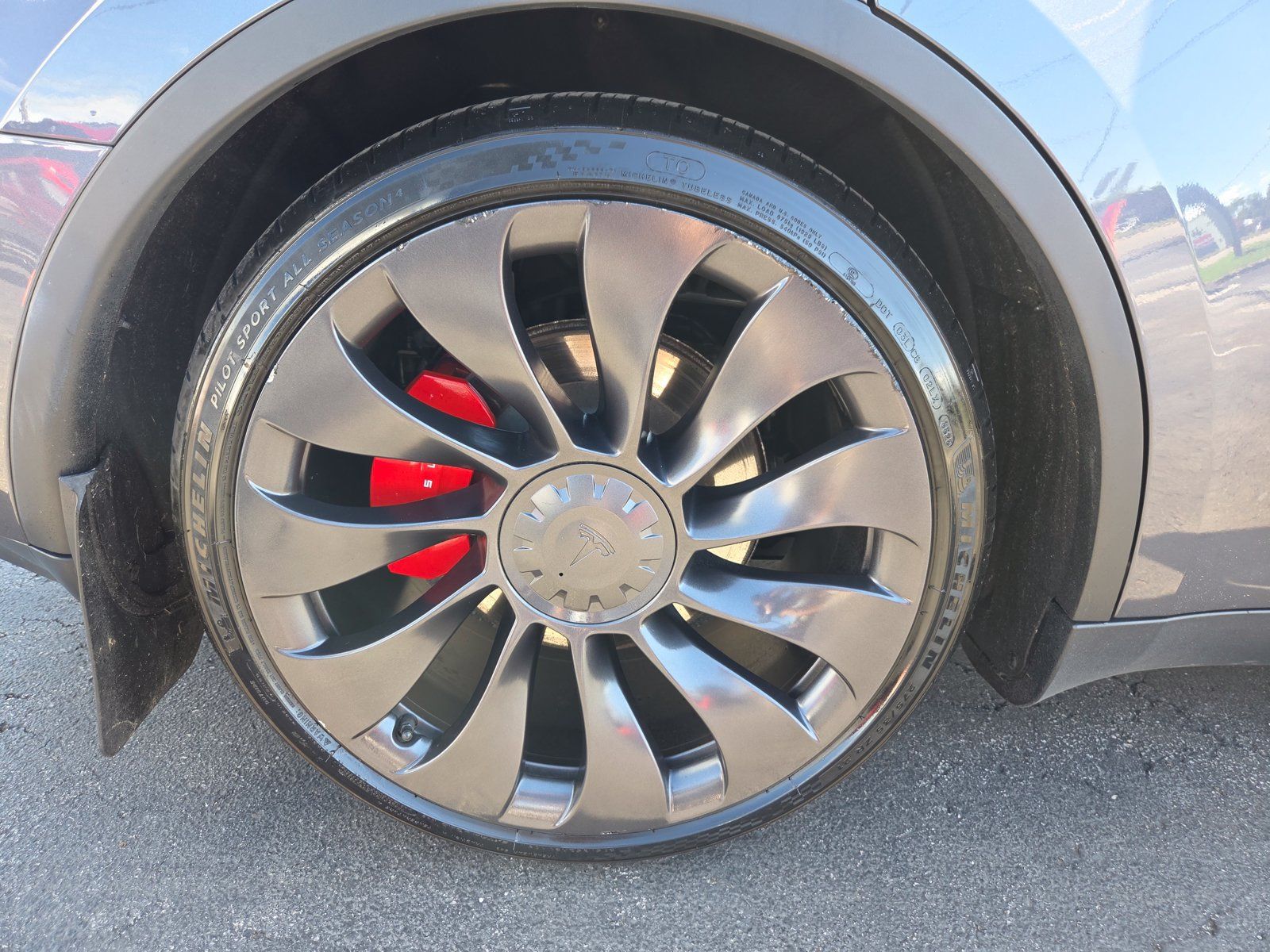 Used 2023 Tesla Model Y Performance AWD/4WD image 43