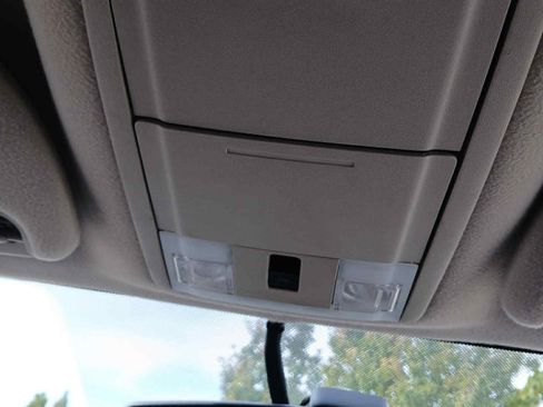 Used 2011 Ford Expedition Limited image 18