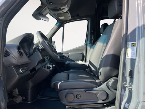 Used 2024 Mercedes-Benz Sprinter 144 Cargo image 9
