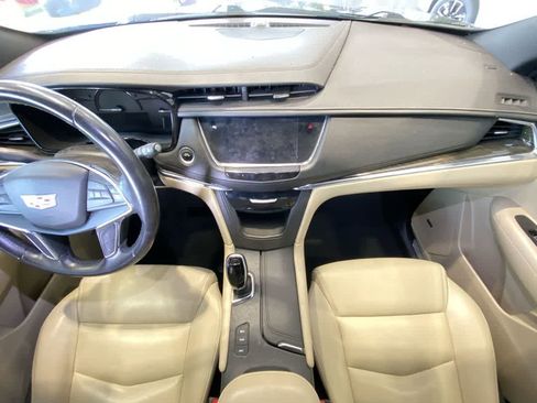 Used 2018 Cadillac XT5 AWD image 23
