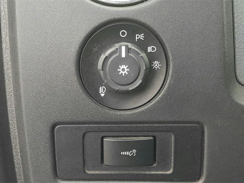 Used 2014 Ford F150 XLT w/ XTR Package image 28