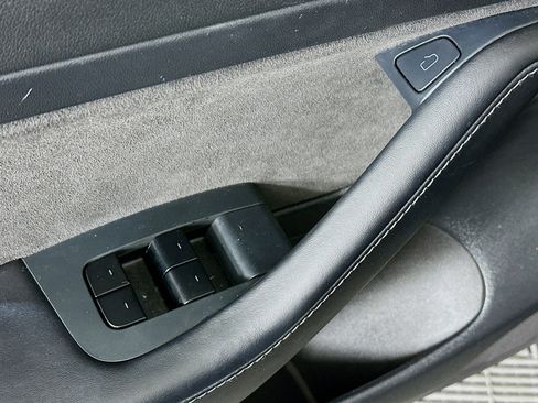 Used 2021 Tesla Model 3 Standard Range image 15