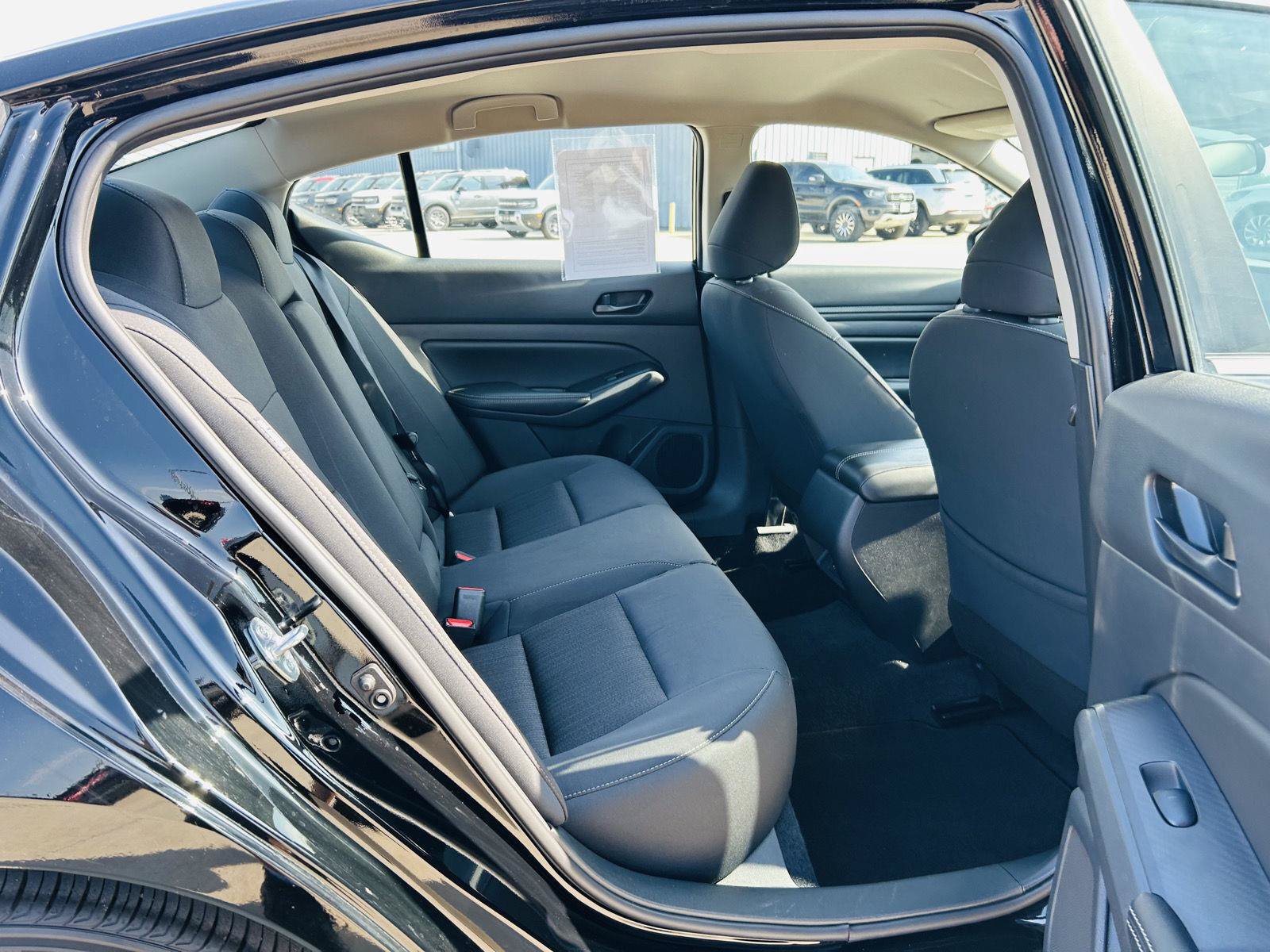 Used 2025 Nissan Altima 2.5 SV FWD image 26