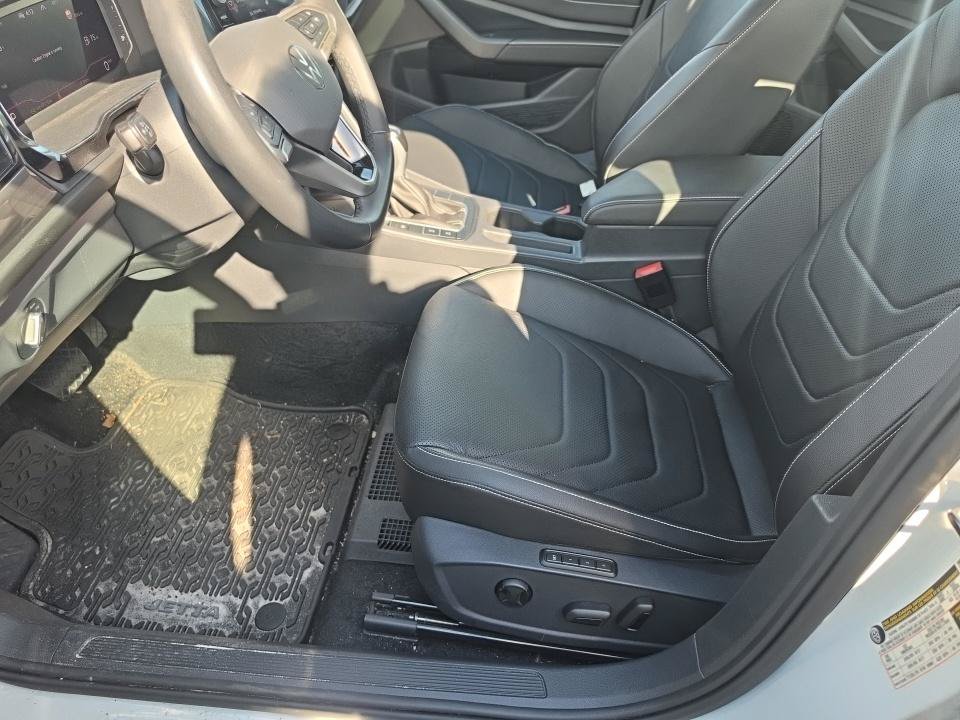 Used 2023 Volkswagen Jetta SEL FWD image 6